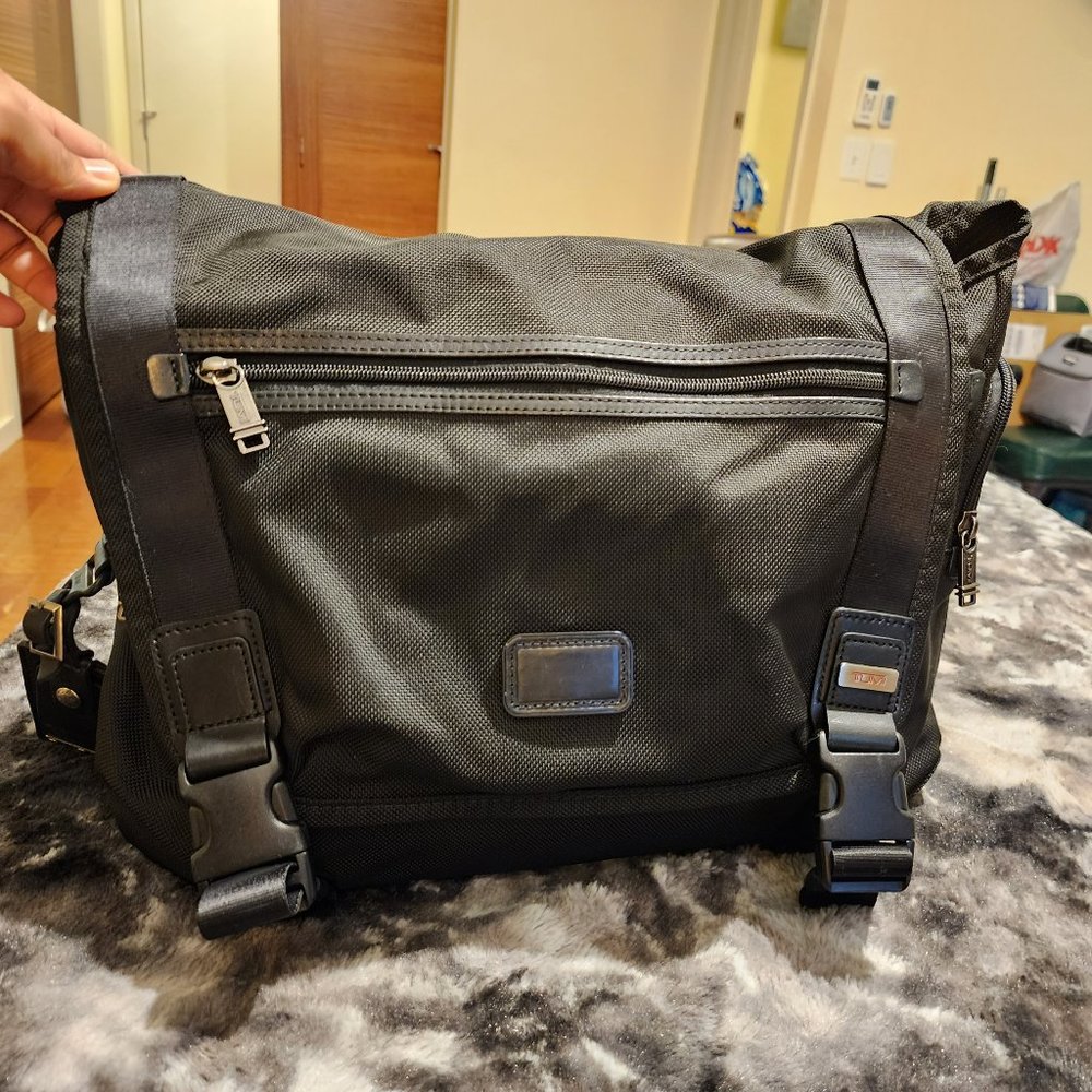Tumi messenger bag